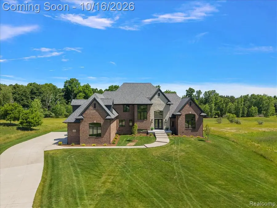 6301 Bridle, Grand Blanc, MI 48439 - #2