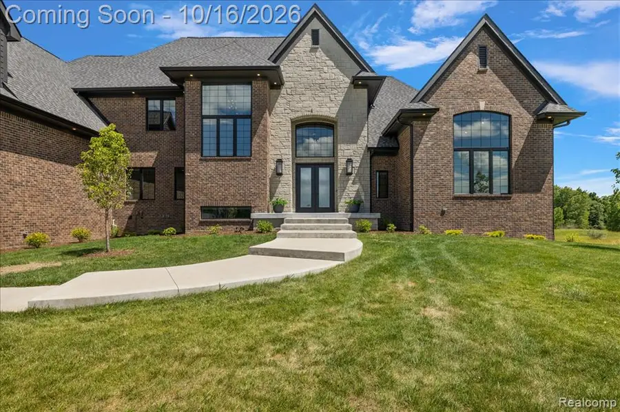 6301 Bridle, Grand Blanc, MI 48439 - #3