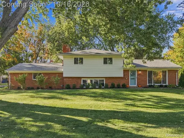 2801 Ironton, Waterford, MI 48329