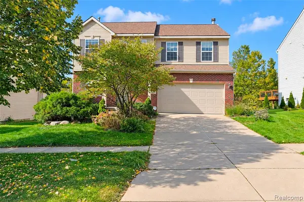 39012 Cheshire, Farmington Hills, MI 48167