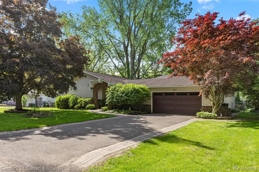 1557 Knob Hill, Commerce Township, MI 48382 - #2