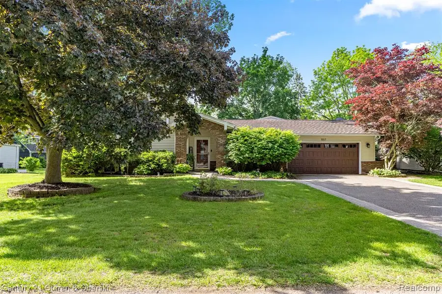 1557 Knob Hill, Commerce Township, MI 48382 - #3
