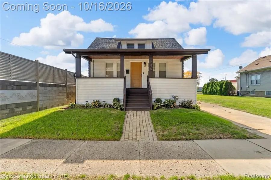 890 E Bennett, Ferndale, MI 48220 - #2