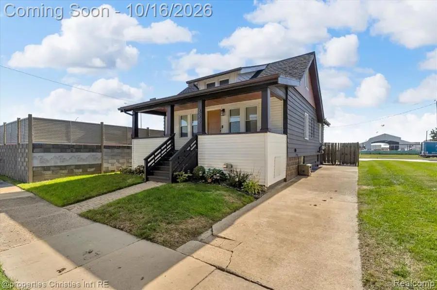 890 E Bennett, Ferndale, MI 48220 - #3