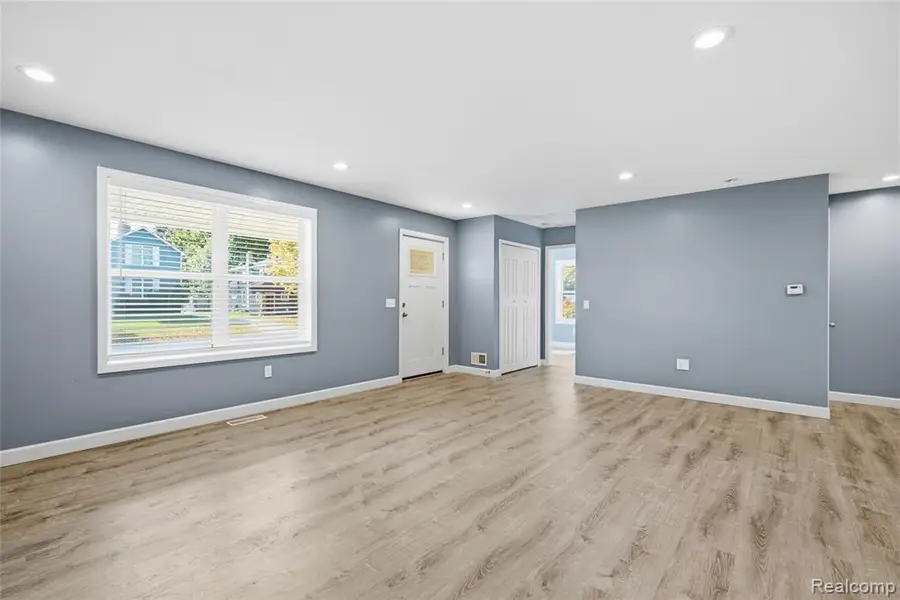 326 W Caroline, Fenton, MI 48430 - #2
