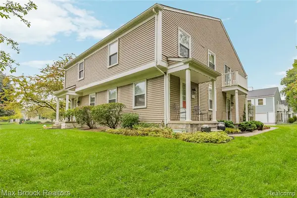387 Neptune, Walled Lake, MI 48390