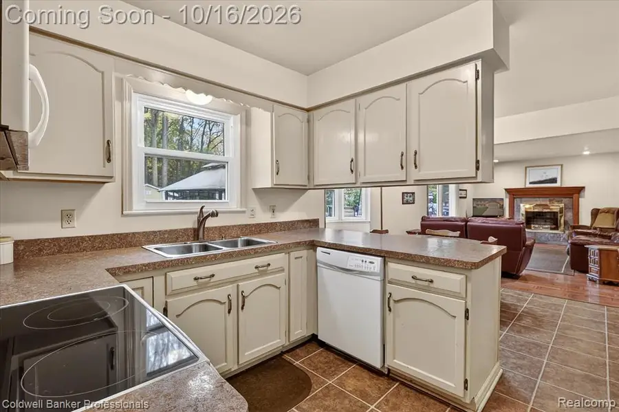 204 Dutch Mill, Flushing, MI 48433 - #2