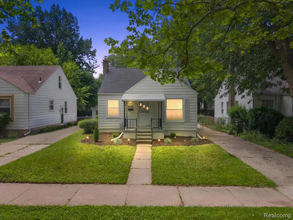 2155 E 8 Mile, Grosse Pointe, MI 48236 - #1