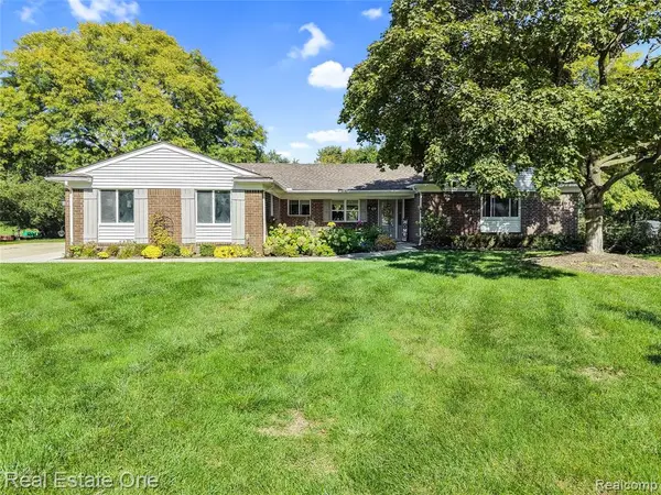 60 Gordon, Troy, MI 48098