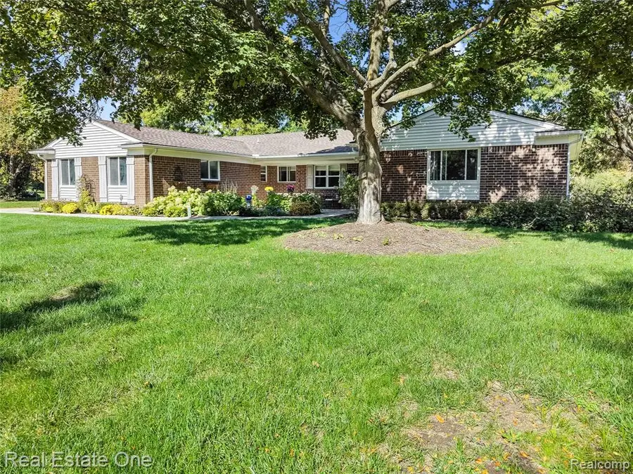 60 Gordon, Troy, MI 48098 - #2