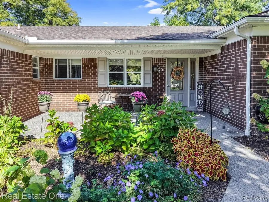 60 Gordon, Troy, MI 48098 - #3