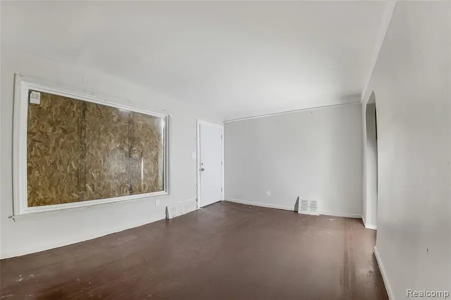 16828 W Chicago, Detroit, MI 48228 - #2