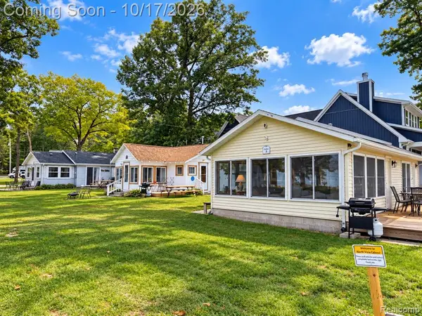 400 Houghton View, Prudenville, MI 48651