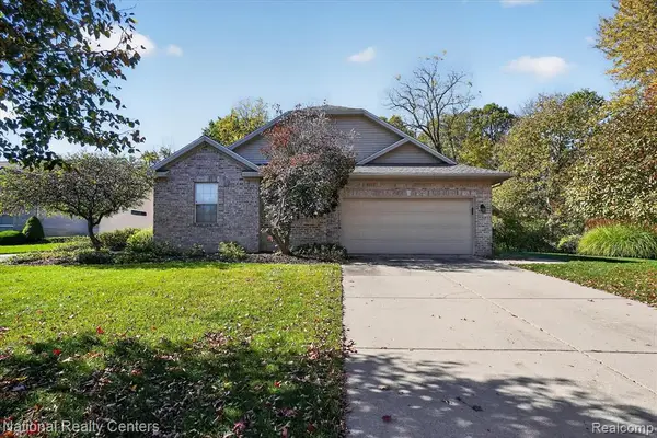 2311 Sapphire, East Lansing, MI 48823