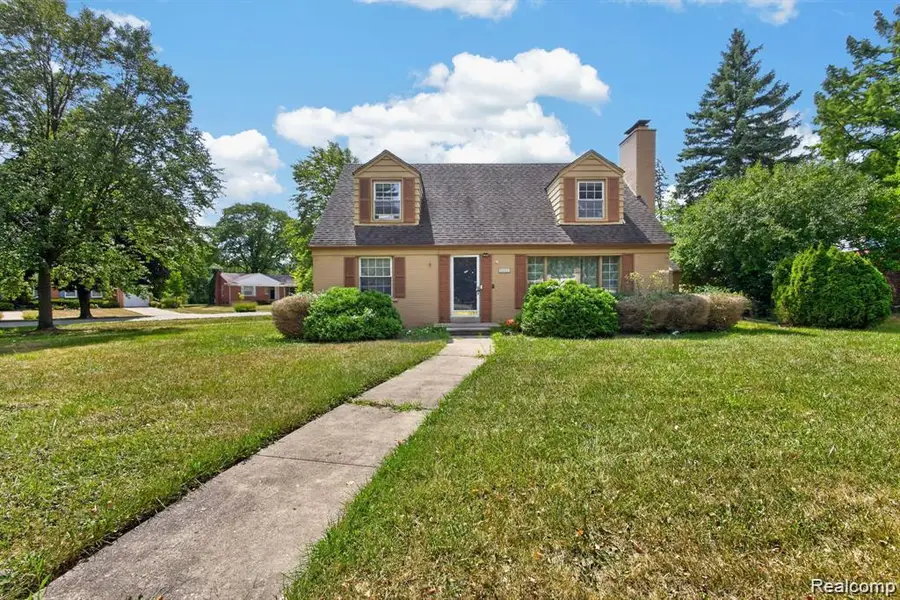 28025 Sunset, Lathrup Village, MI 48076 - #2