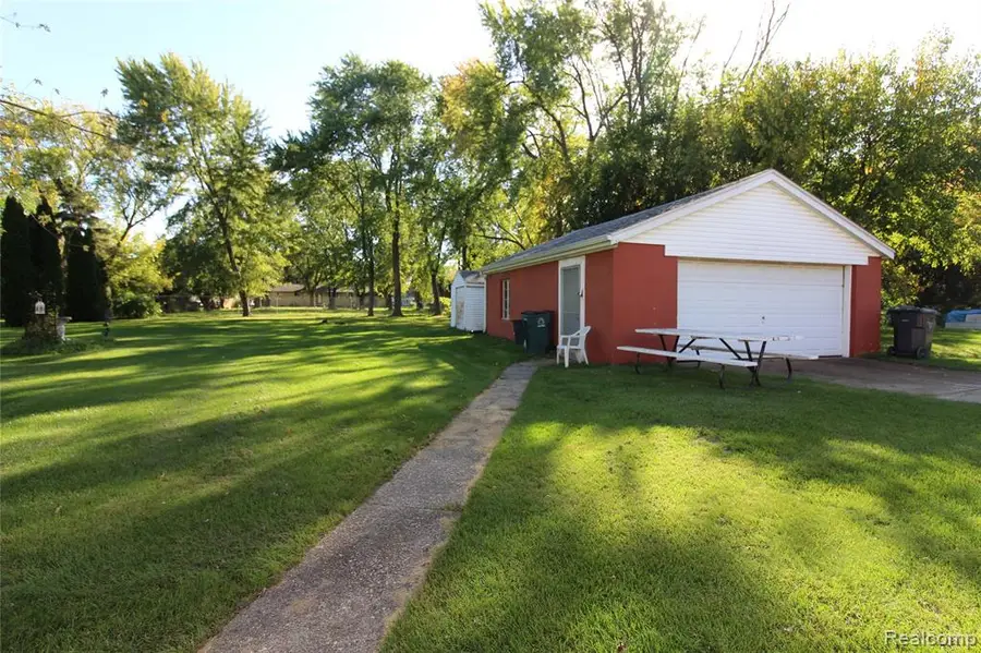 2170 Vermont, Troy, MI 48083 - #2