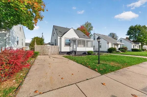 21736 Lambrecht, Eastpointe, MI 48021