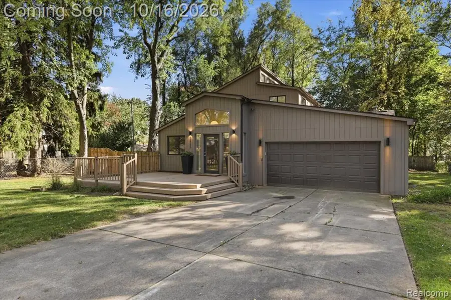 5445 Savoy, Waterford, MI 48327 - #2