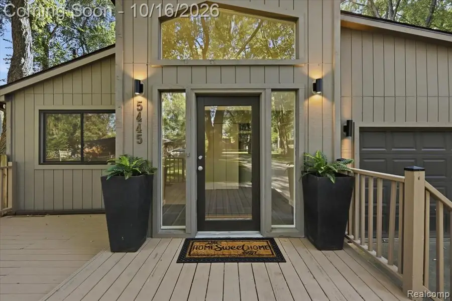 5445 Savoy, Waterford, MI 48327 - #3