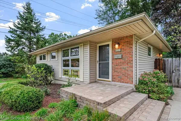1330 N Oak, Rochester, MI 48307