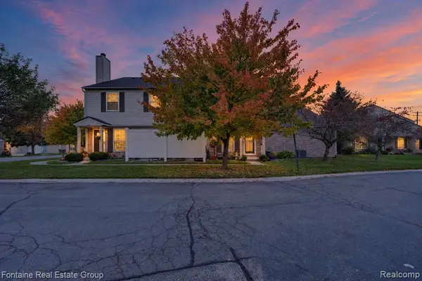 3141 High Pointe Ridge Road #26, Lake Orion, MI 48359