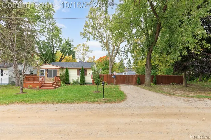 2327 Helen, Grand Blanc, MI 48507 - #2