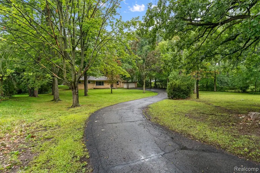 1175 South, Troy, MI 48098 - #3