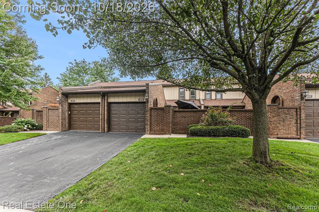1227 Kirts #B, Troy, MI 48084 - #1