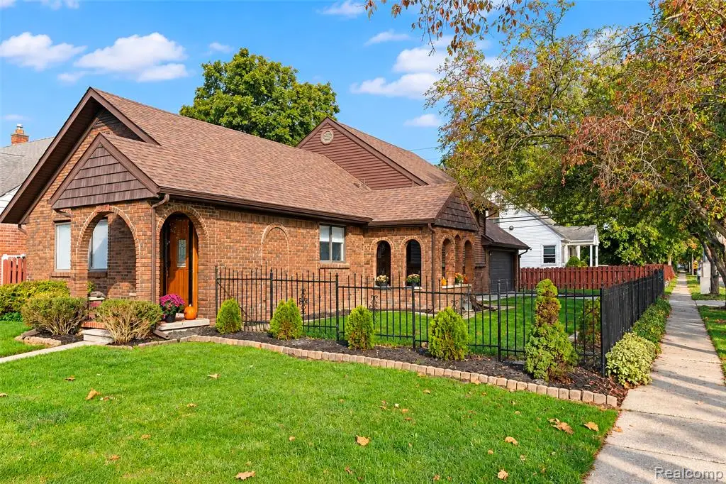 18900 Carlysle, Dearborn, MI 48124 - #1