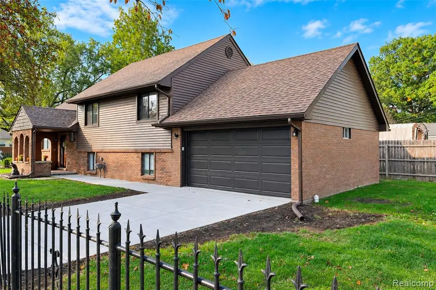 18900 Carlysle, Dearborn, MI 48124 - #2