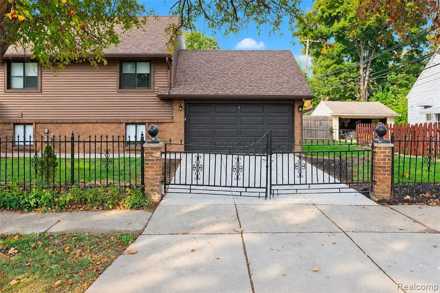 18900 Carlysle, Dearborn, MI 48124 - #3