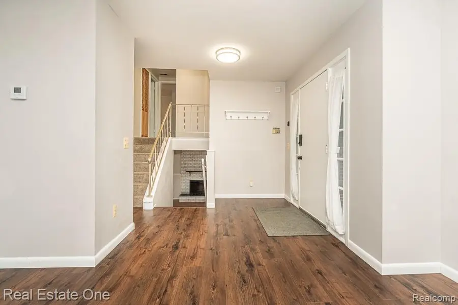 3290 Wolverine, Troy, MI 48083 - #2