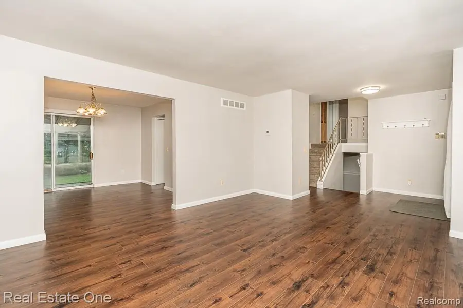 3290 Wolverine, Troy, MI 48083 - #3