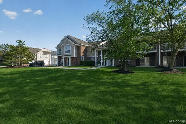 16766 Dover, Northville, MI 48168