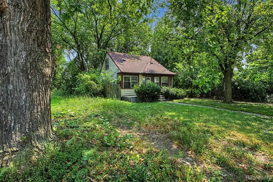 7434 Clayburn, Detroit, MI 48228 - #2