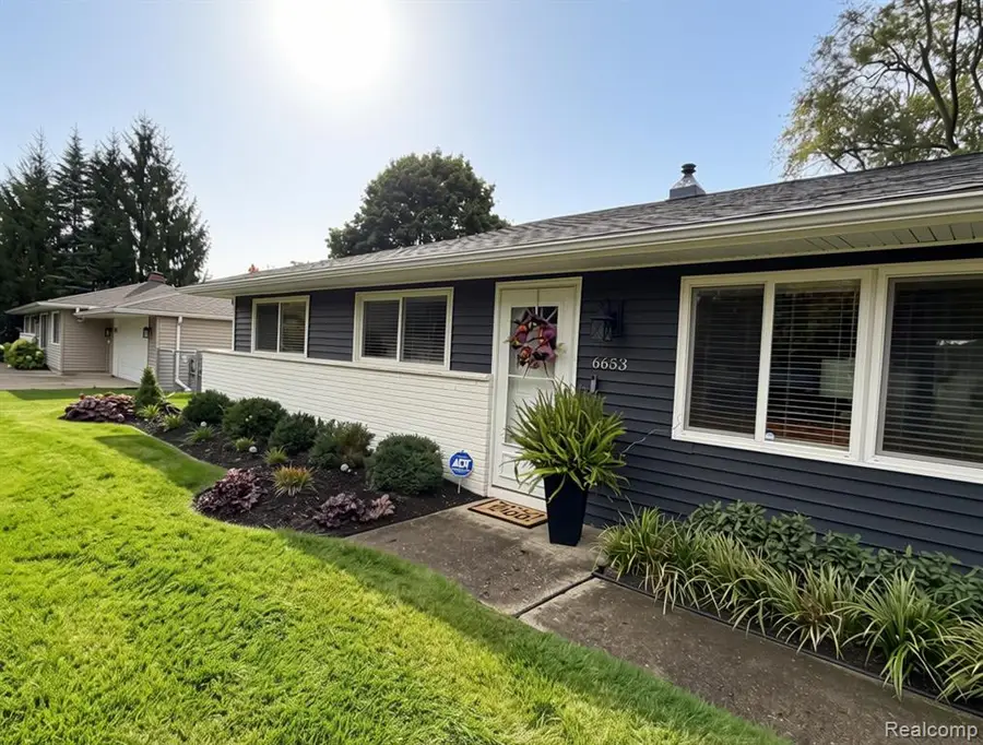 6653 Manson, Waterford, MI 48329 - #2