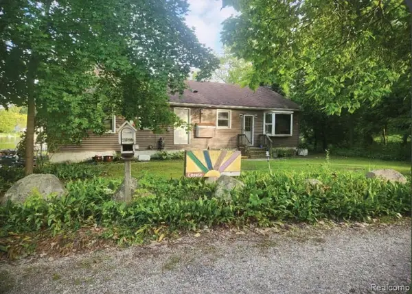 5940 Pinehurst, Clarkston, MI 48346