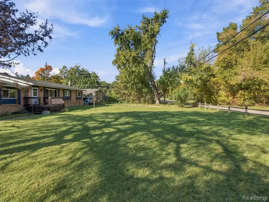 1810 Dunwoodie, Ortonville, MI 48462 - #2