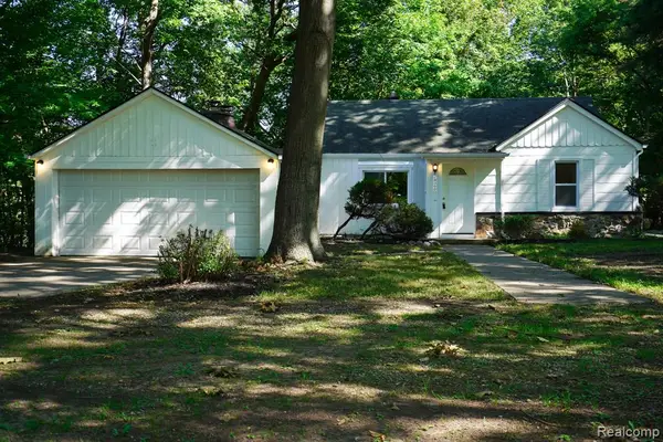 24300 Simmons, Southfield, MI 48033