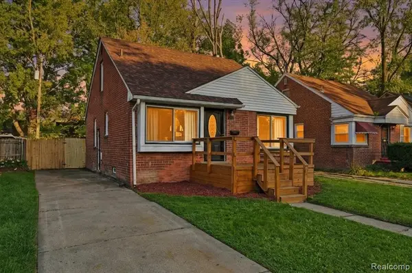 19940 Oakfield, Detroit, MI 48235