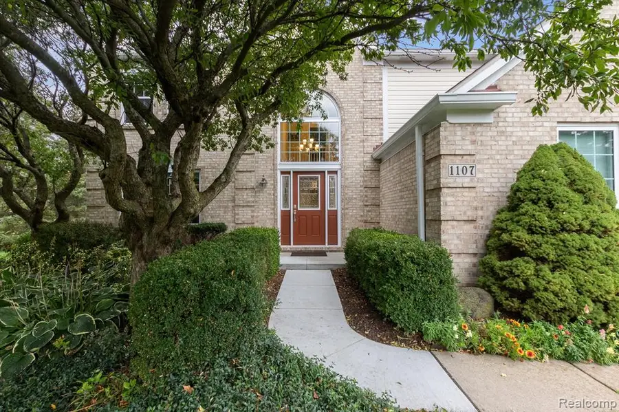 1107 Mountainside, Lake Orion, MI 48362 - #2