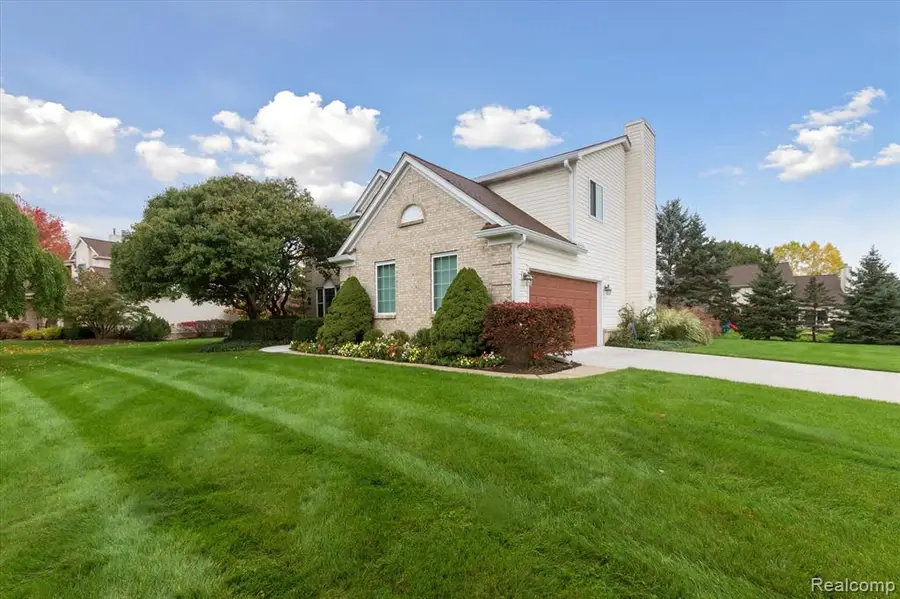 1107 Mountainside, Lake Orion, MI 48362 - #3