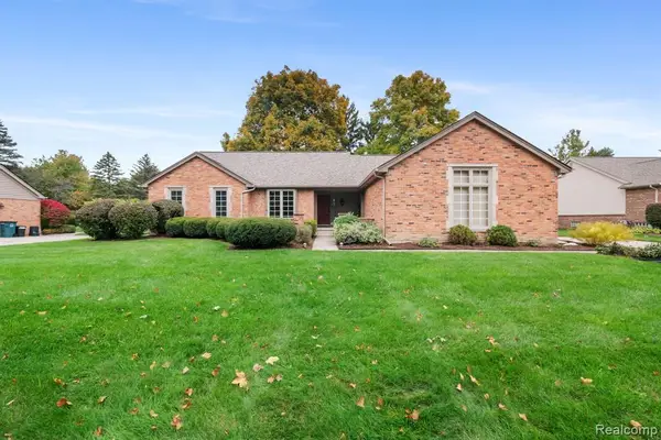 1286 Kinlock, Troy, MI 48098
