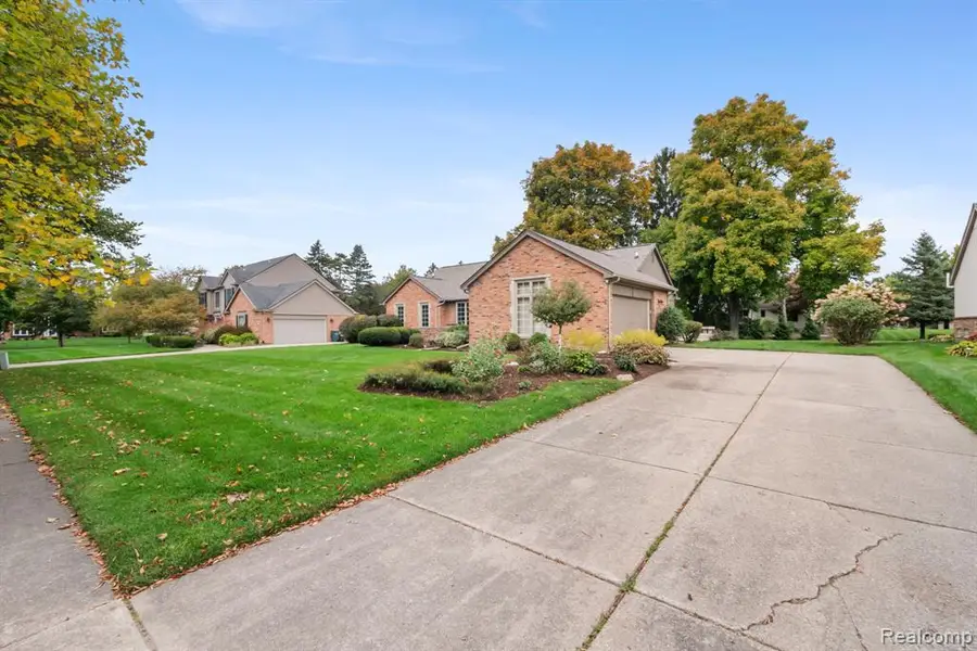 1286 Kinlock, Troy, MI 48098 - #3