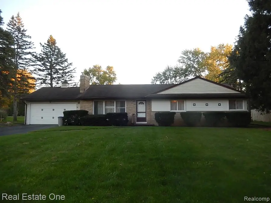 1092 Woodworth, Grand Blanc, MI 48439 - #2