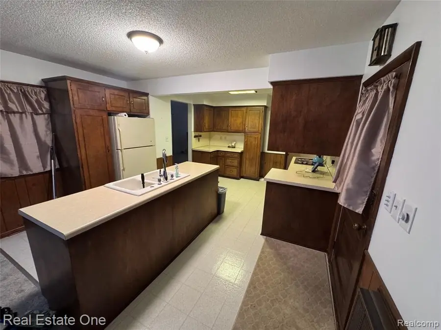 1092 Woodworth, Grand Blanc, MI 48439 - #3