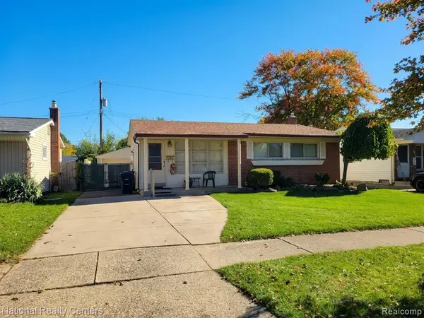 445 Van Lawn, Westland, MI 48186