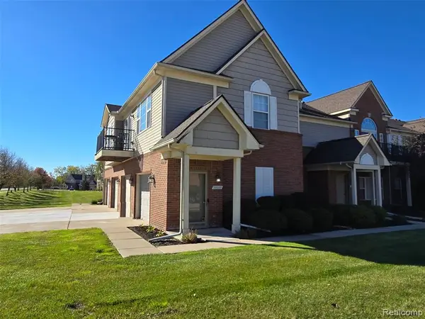 20002 Hidden Oaks, Trenton, MI 48183