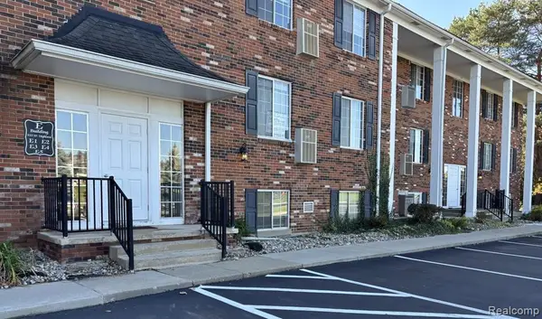 515 W Highland #E 3, Howell, MI 48843