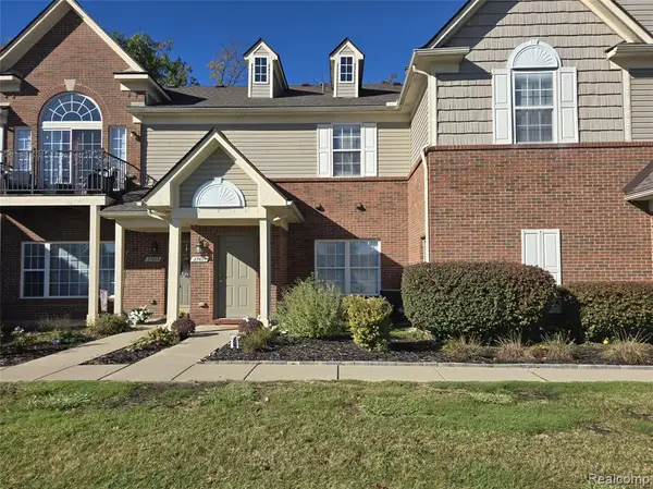 27605 Hidden Oaks, Trenton, MI 48183